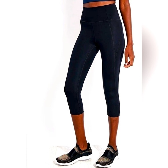 NEW Girlfriend Collective High Waist Capri Leggings | 4012 | Black | Size XS 0-2 - Picture 1 of 6